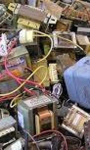 Descarte de equipamentos eletrônicos Descarte de equipamentos eletrônicos